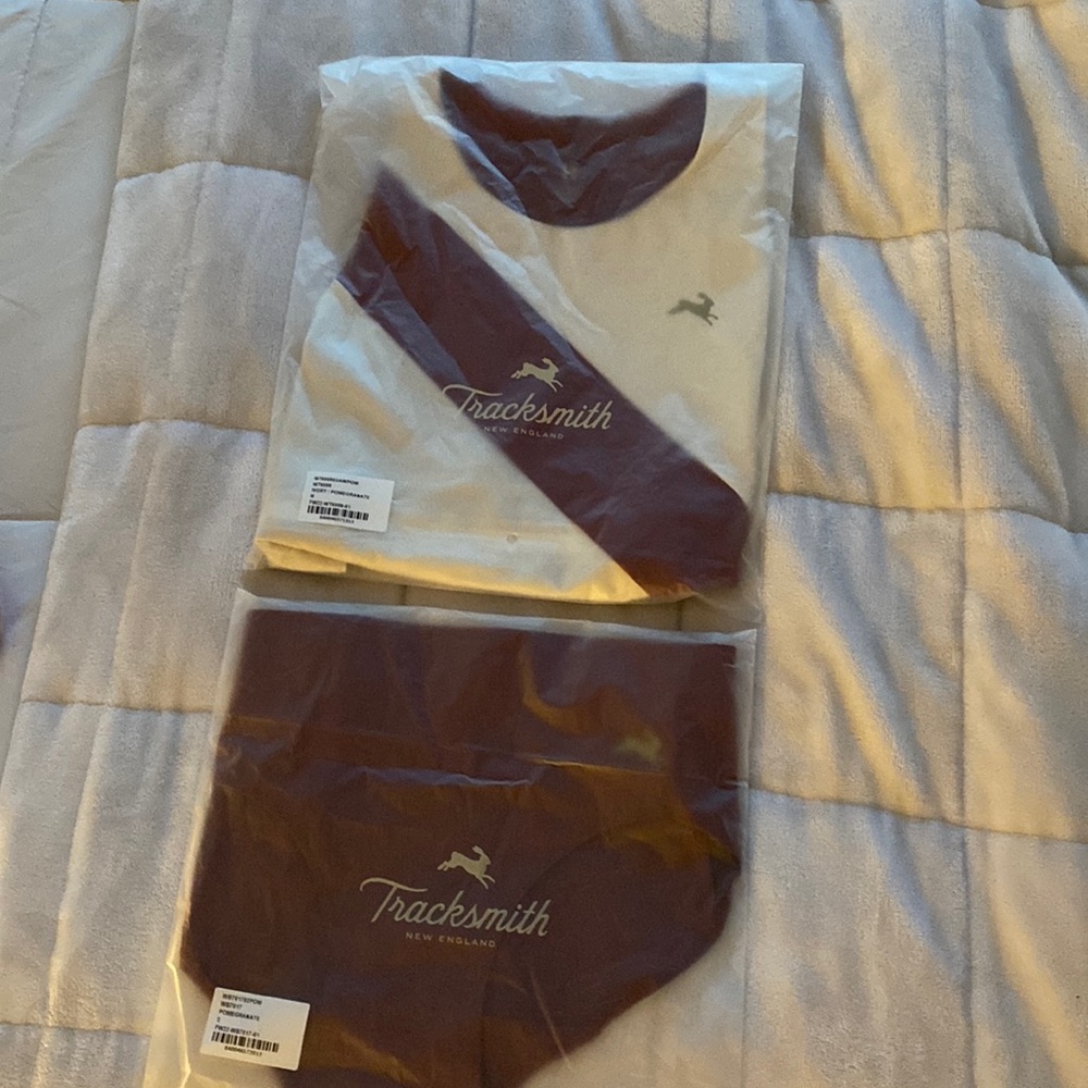 NWT Tracksmith Bell Lap top